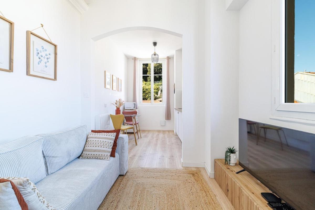 Cozy And Bright - Port Of