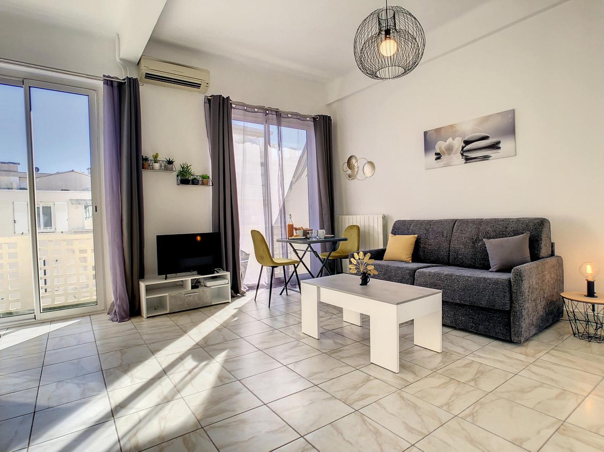 Nestor&jeeves - Citronnier Azur - - Close Sea Nice