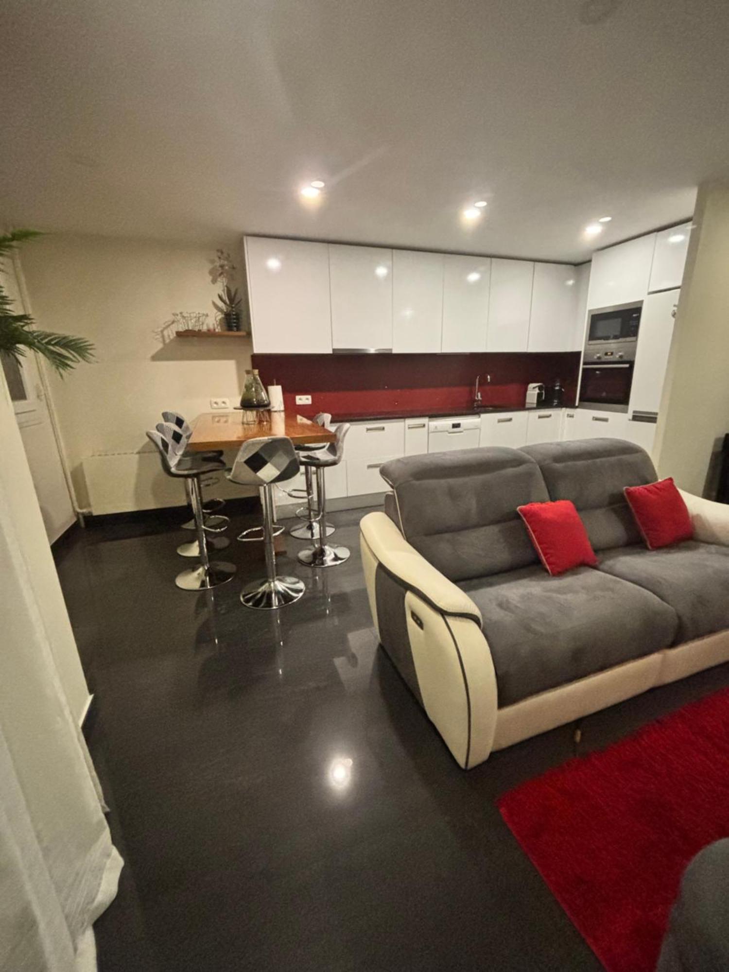 Apartment Luxueux Entier 3 *