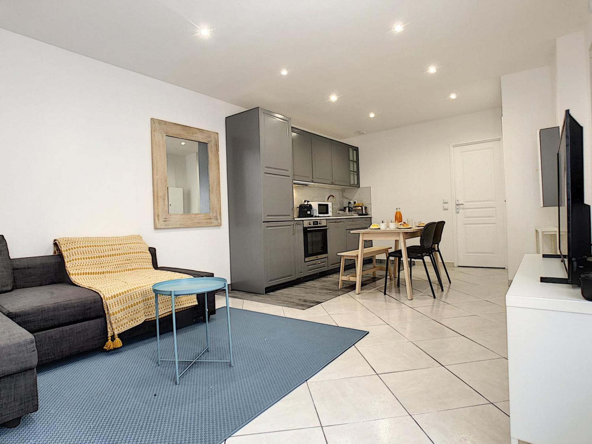 Nestor&jeeves - Urban Sun - - Close Sea Apartment