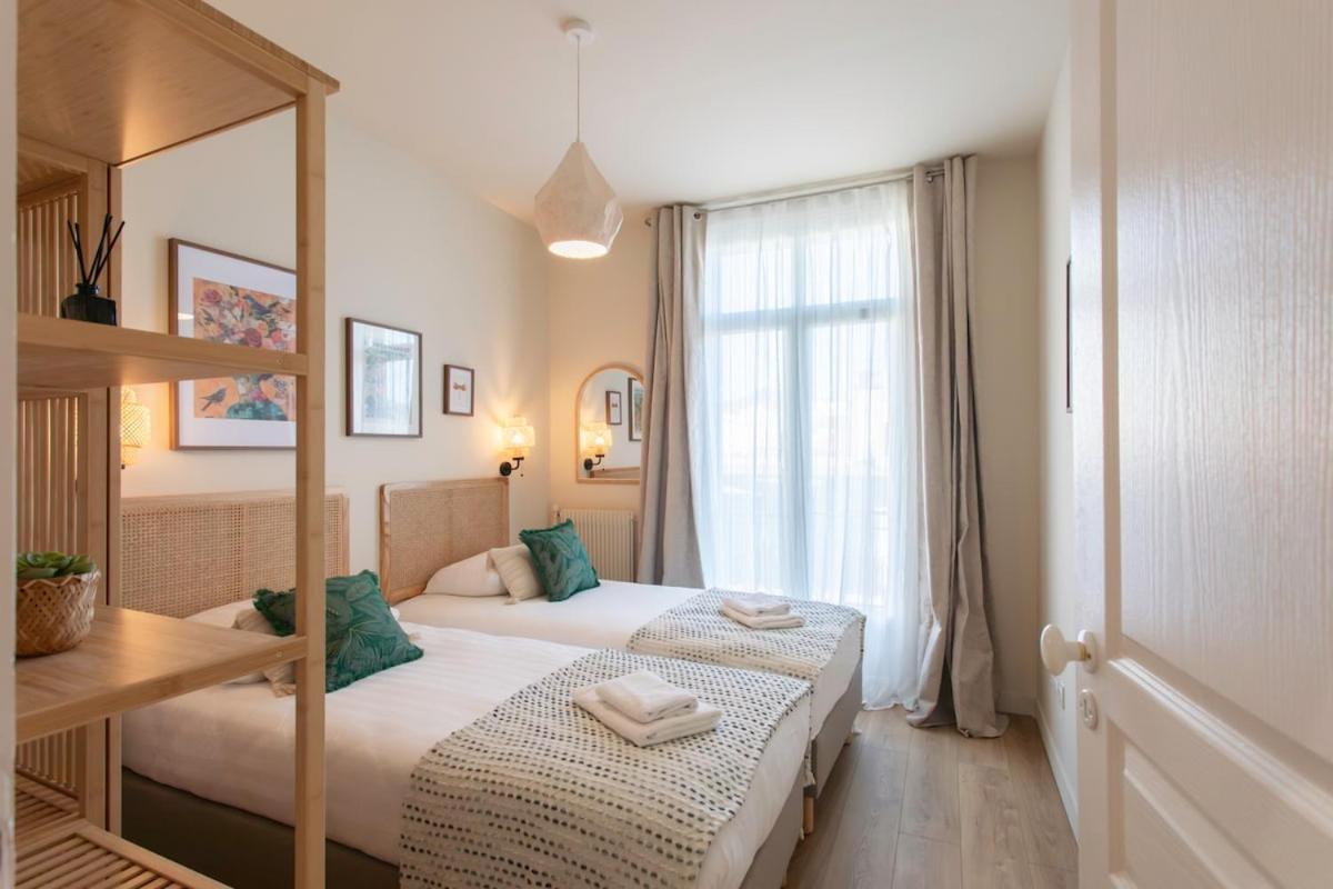 L10 Staywiz Us - Clemenceau Central, Next Train Station