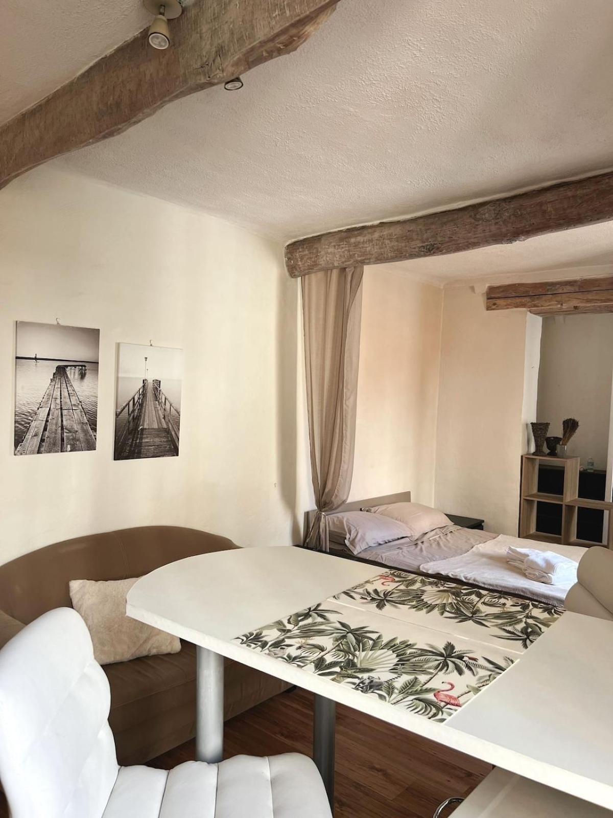 Petit Palmier Promenade