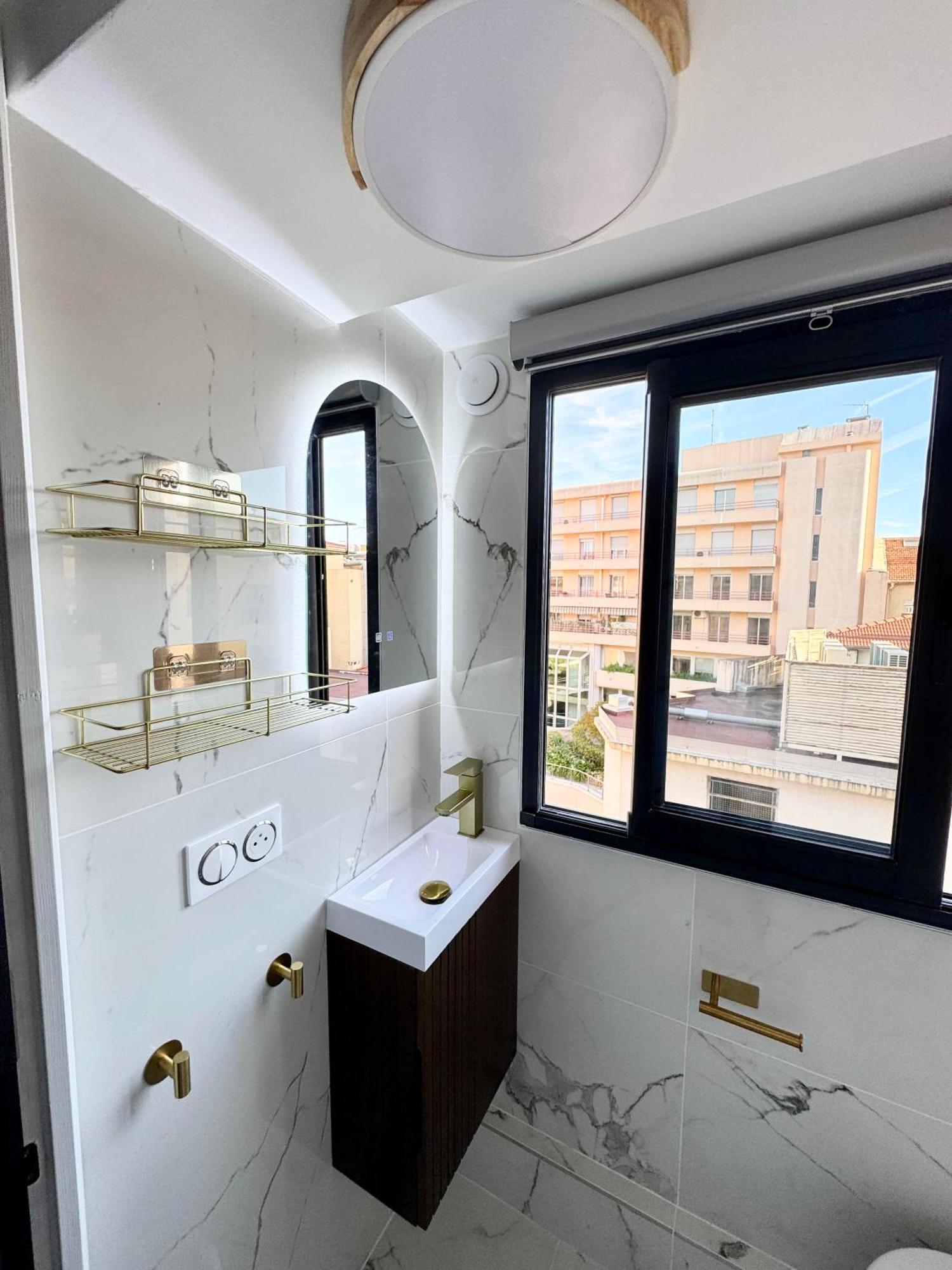 Apartment Place Massena - Small Peaceful Haven Nice