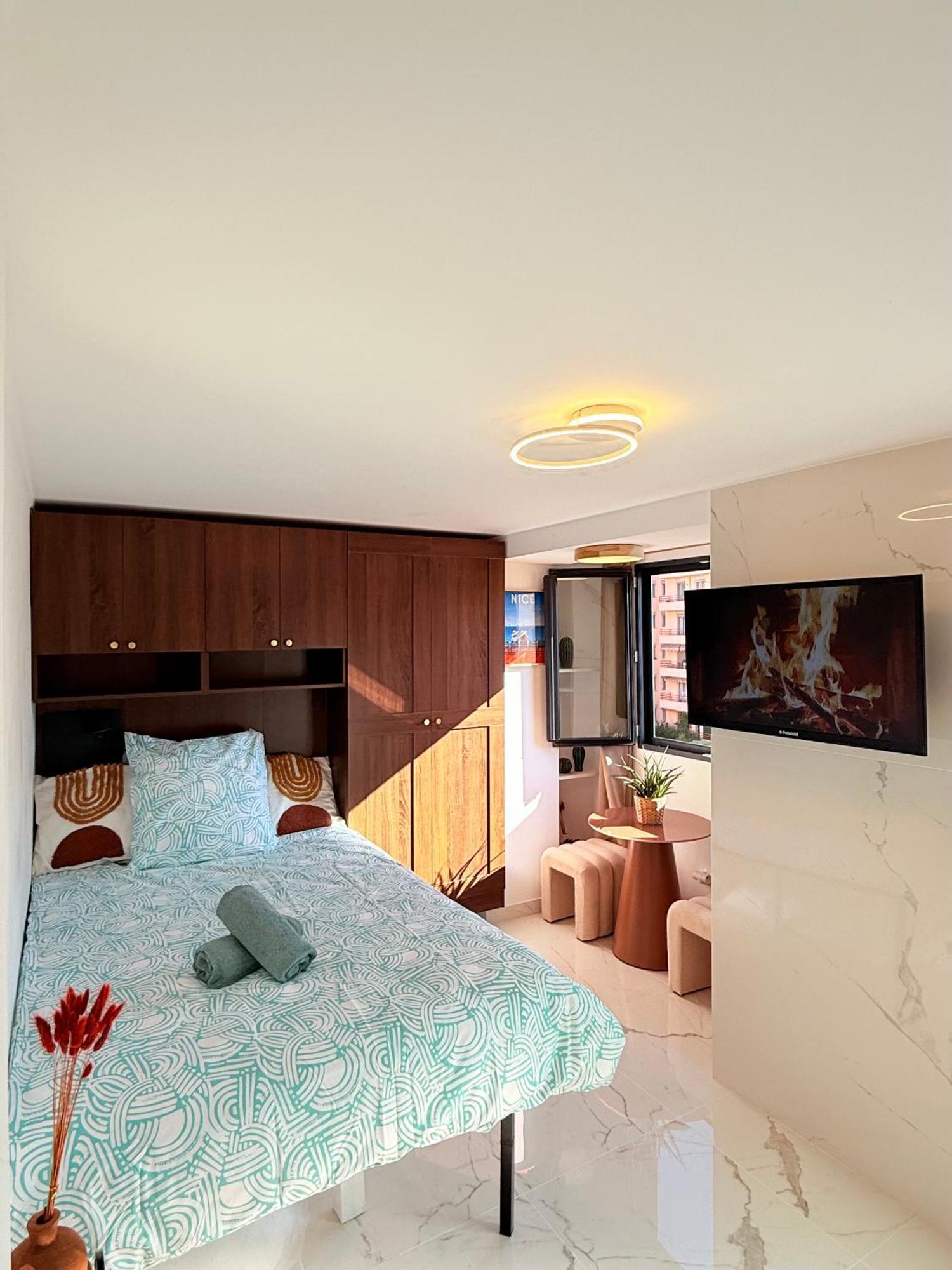 Place Massena - Small Peaceful Haven Nice