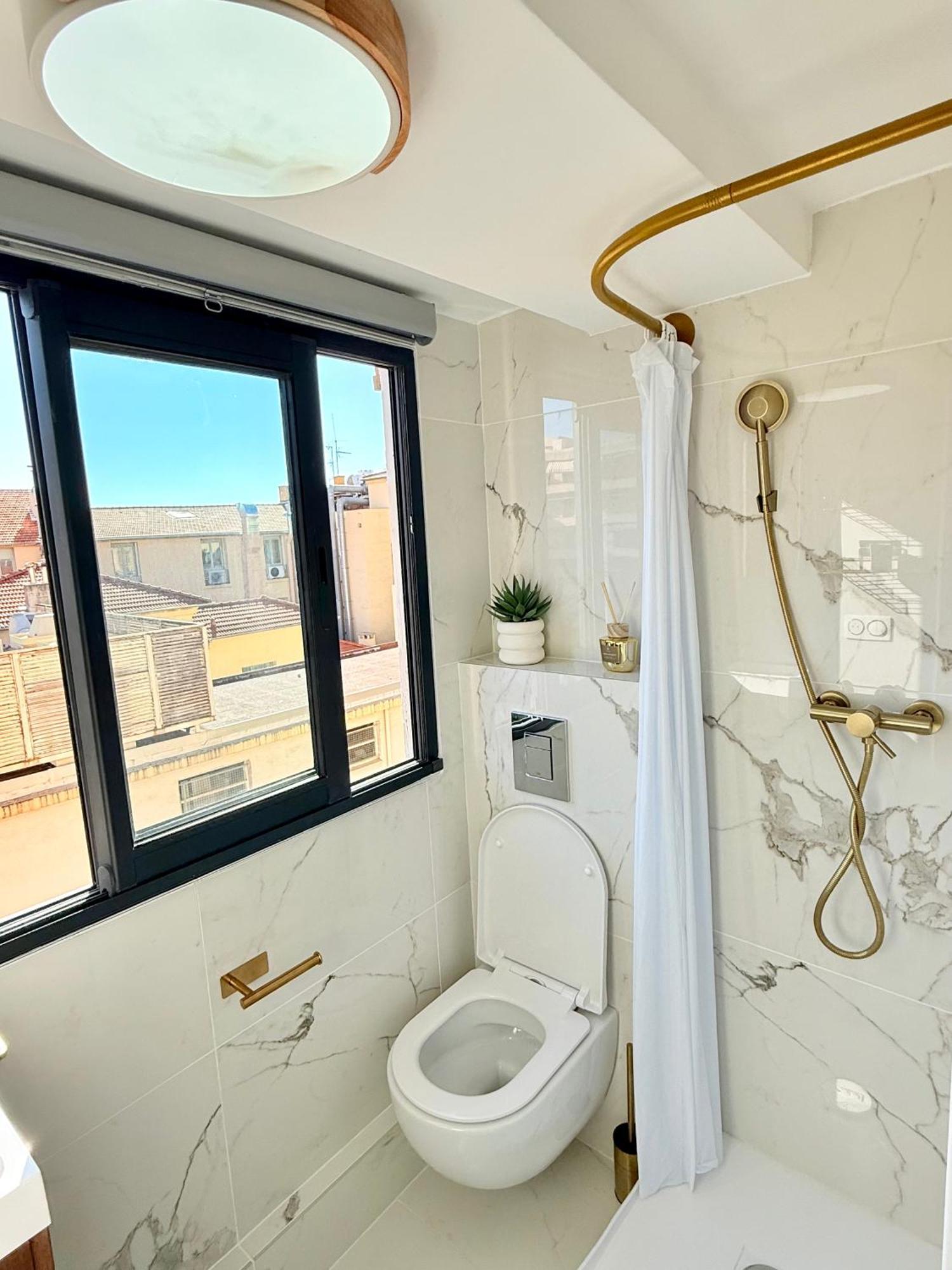 Apartment Place Massena - Small Peaceful Haven