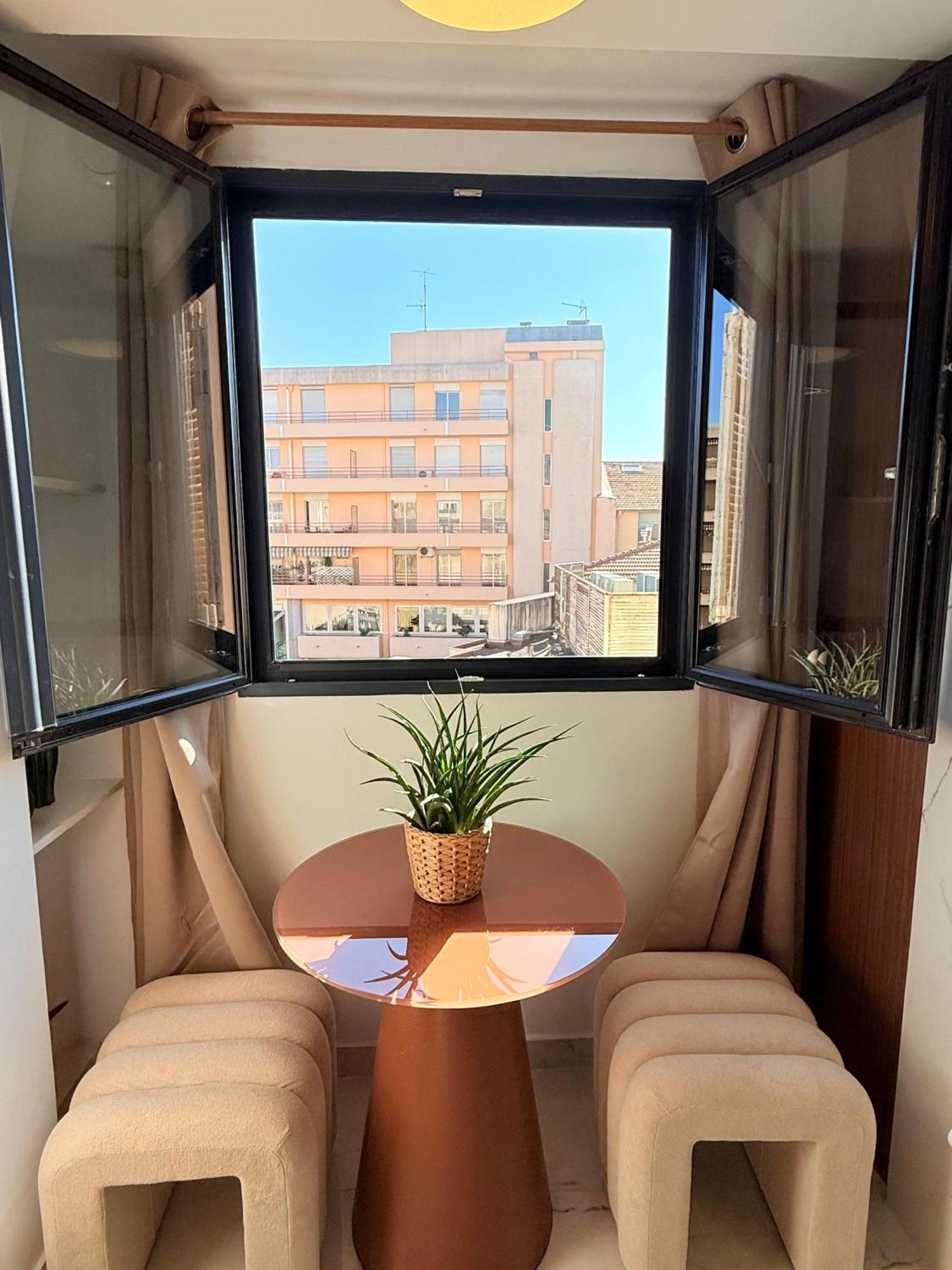 Place Massena - Small Peaceful Haven *