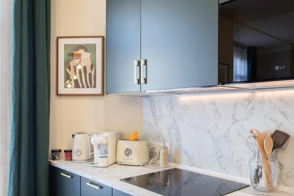 Apartment L10 Staywiz Us - Clemenceau Central, Next Train Station *