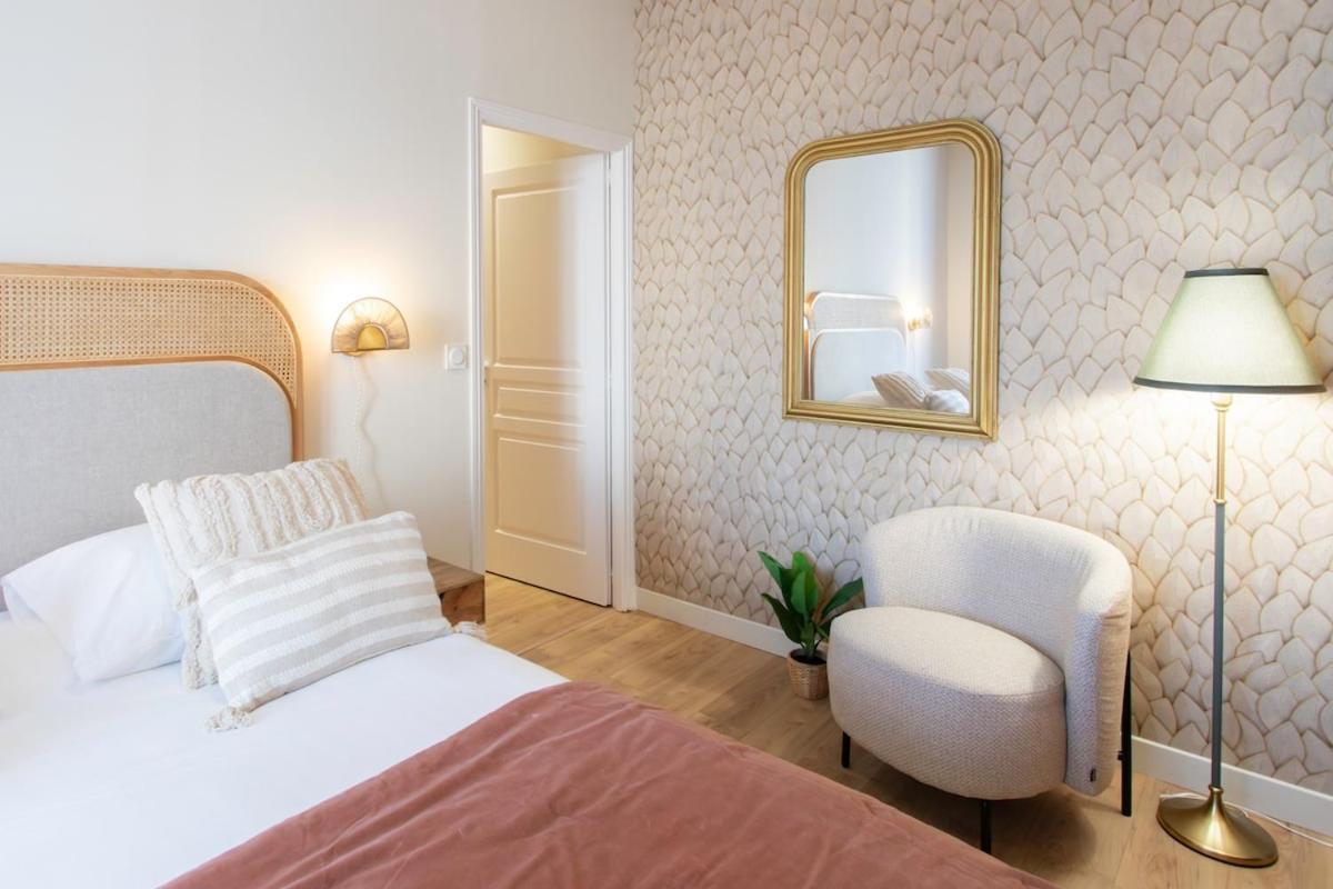 L10 Staywiz Us - Clemenceau Central, Next Train Station *