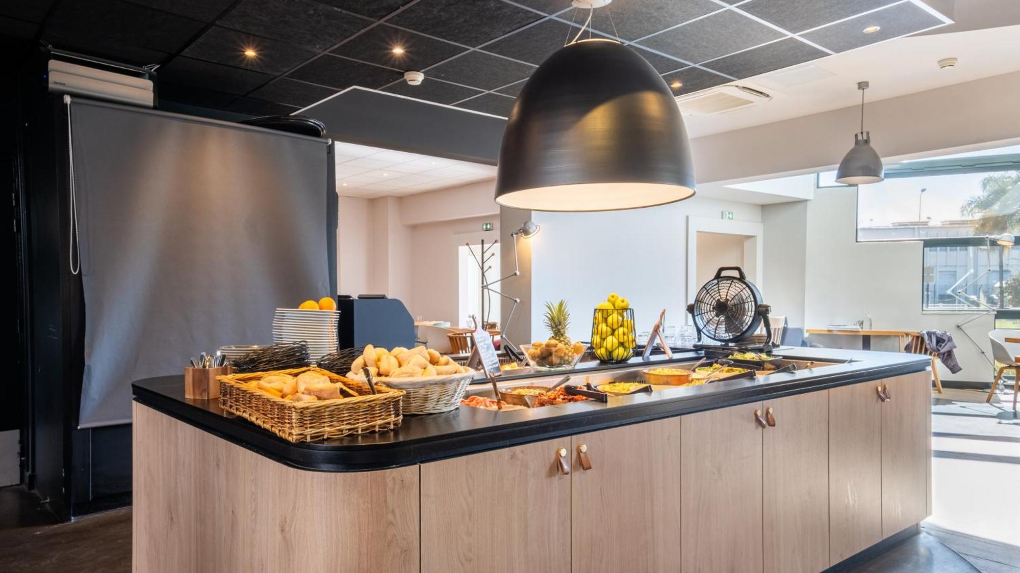 Campanile Prime - Airport 3* Nice