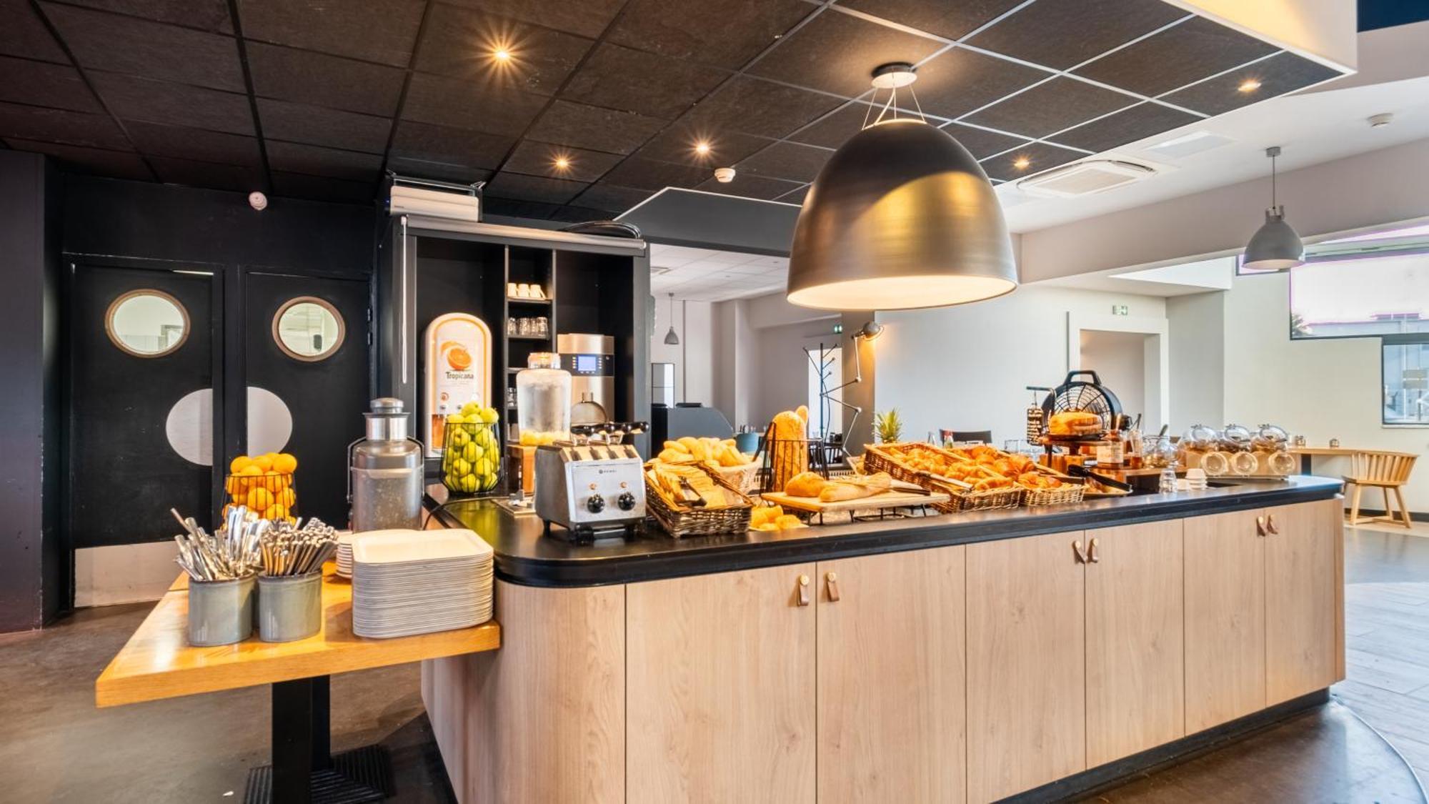 Campanile Prime - Airport Nice