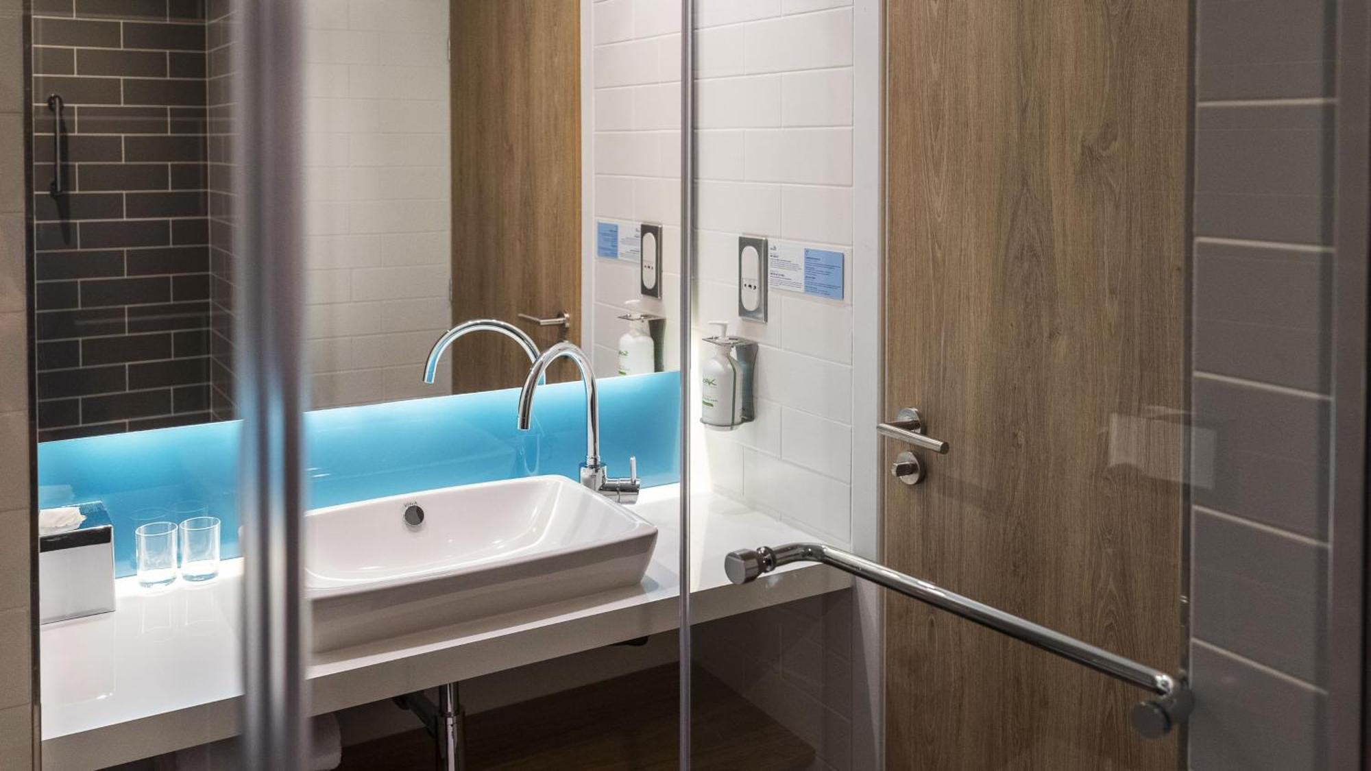 Express - - Grand Arenas By Ihg 3* Nice