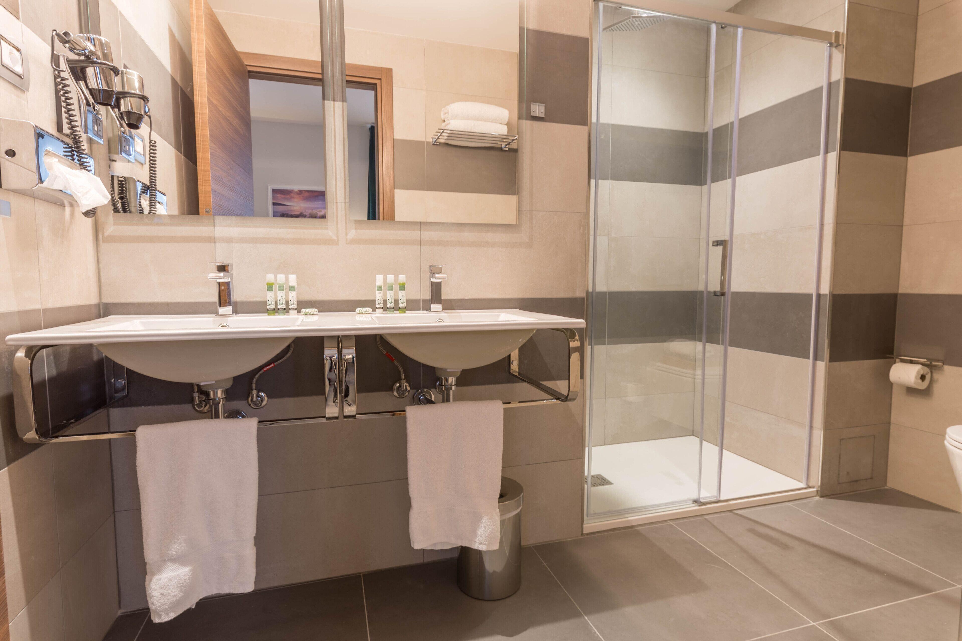 Azur Riviera Hotel 4*