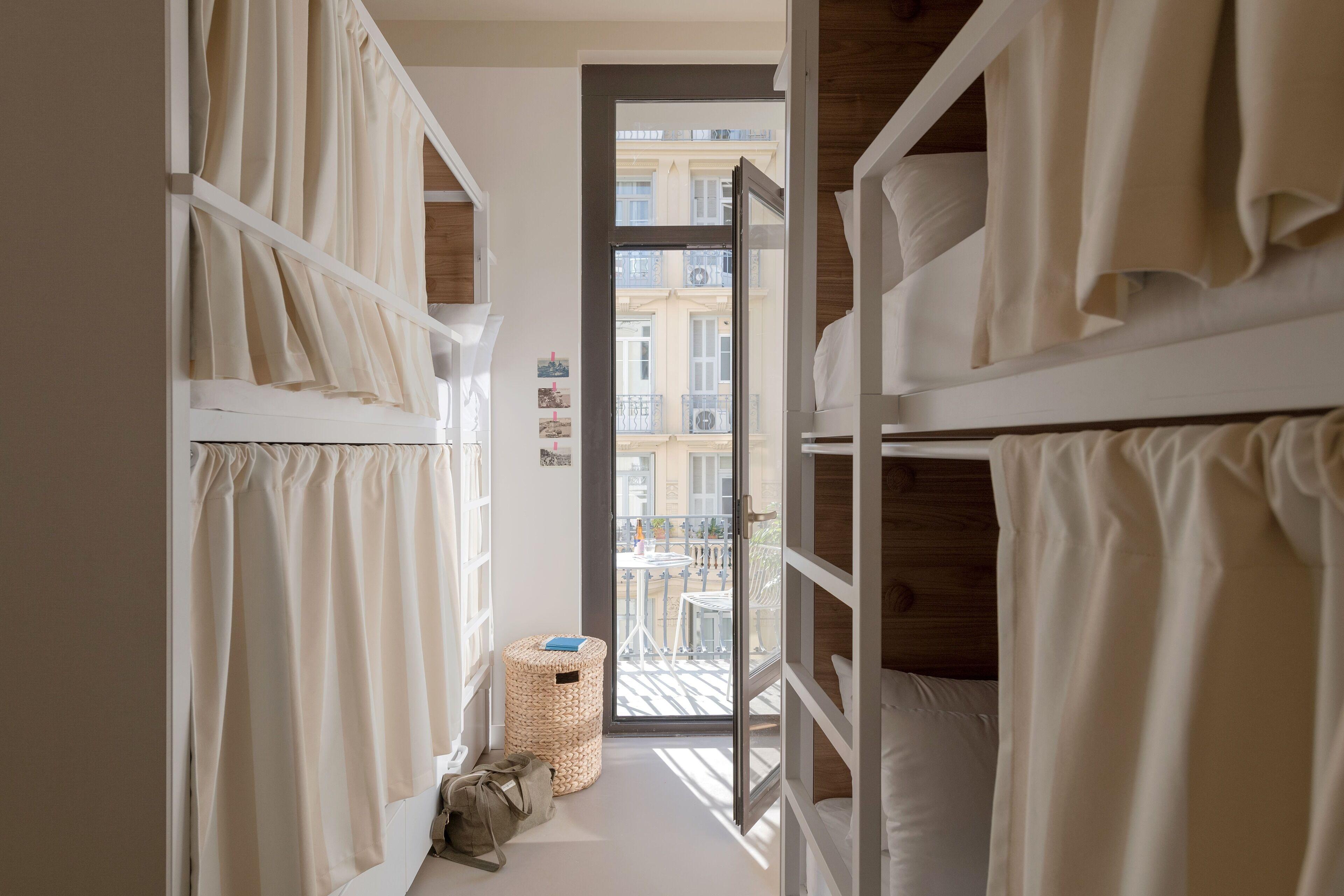 Slo Hostel
