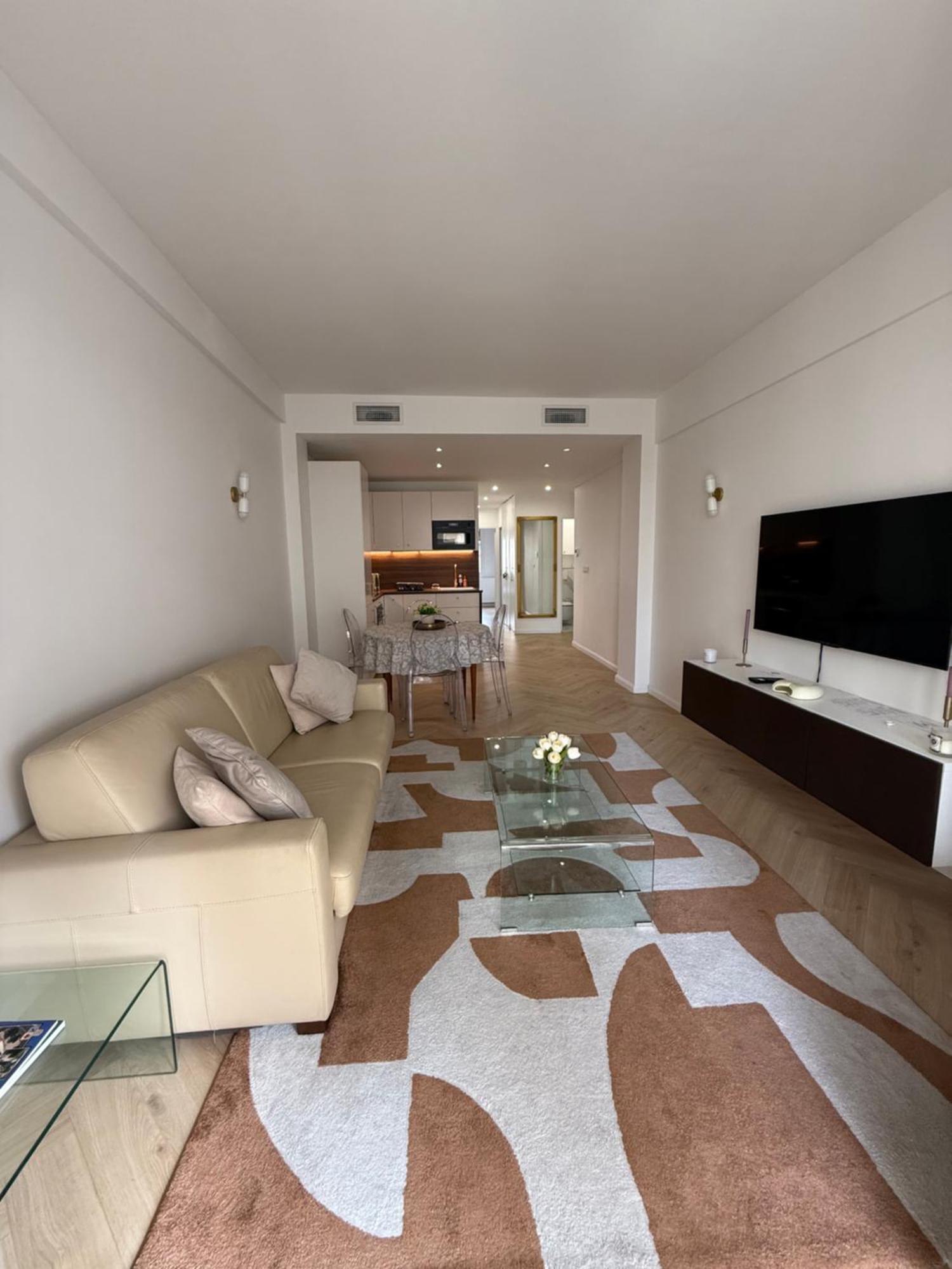 Apartment Beautiful 3 Rooms, Carre D 'or Nice