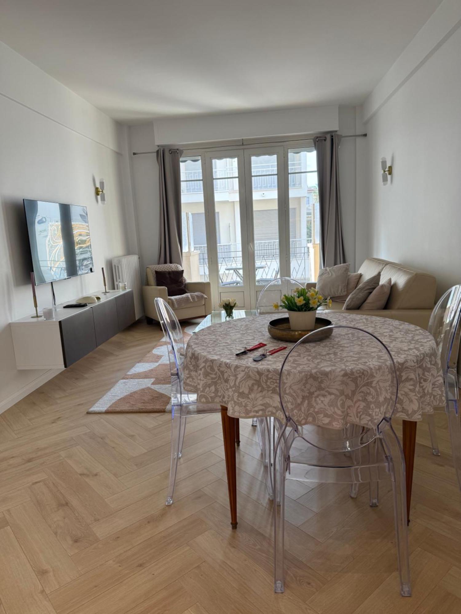 Beautiful 3 Rooms, Carre D 'or Apartment *