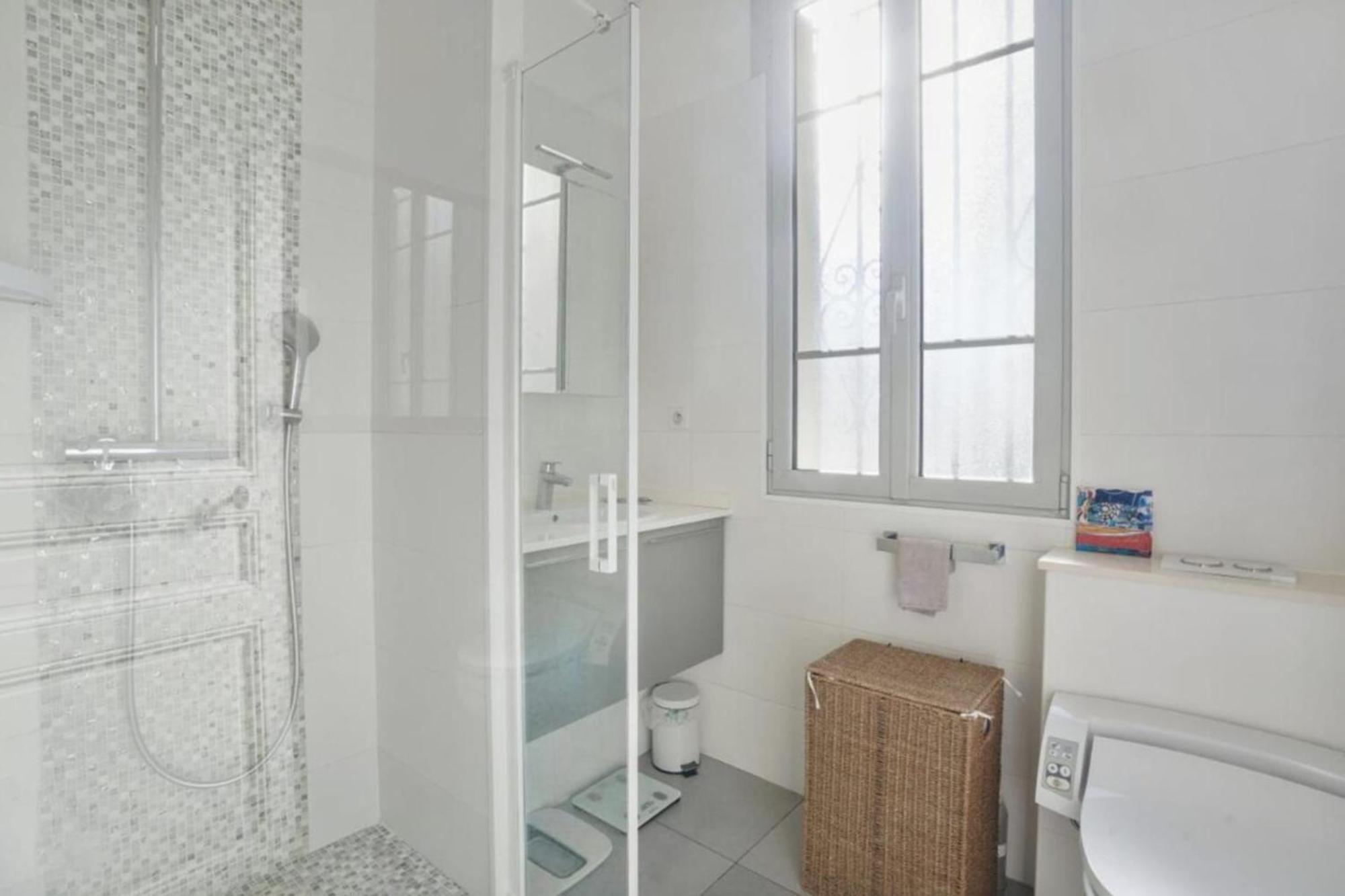 Apartment Luxueux Avec Terrasse Et Parking