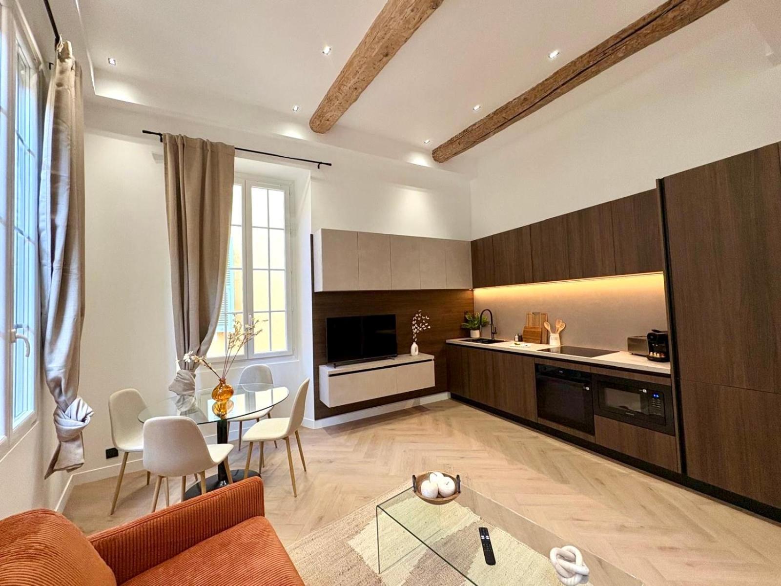 Charme Et Modernite Au Coeur Du Vieux *