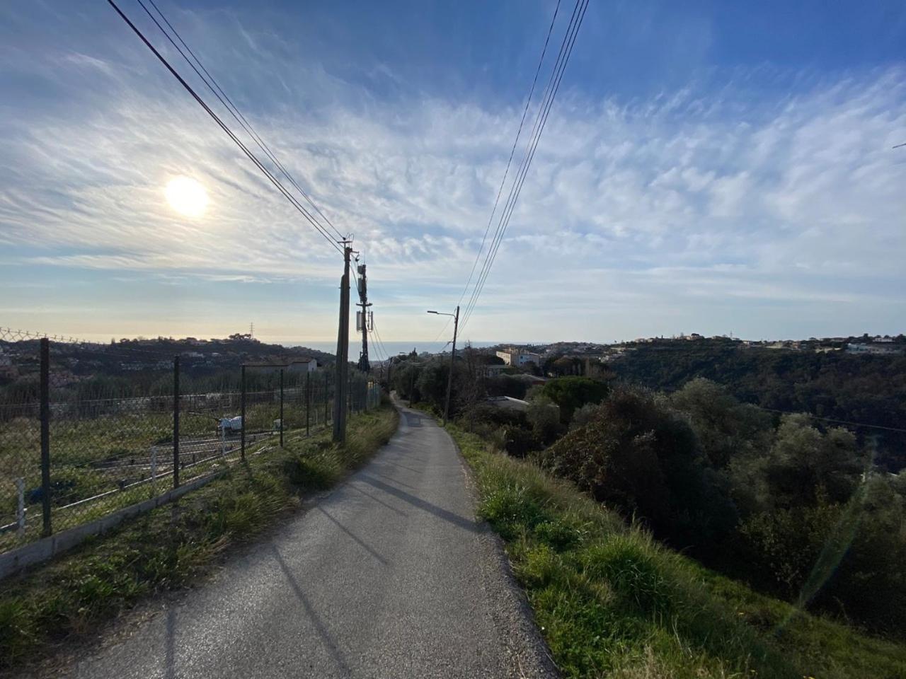 Apartment Hillside With 100 Sqm Private Garden