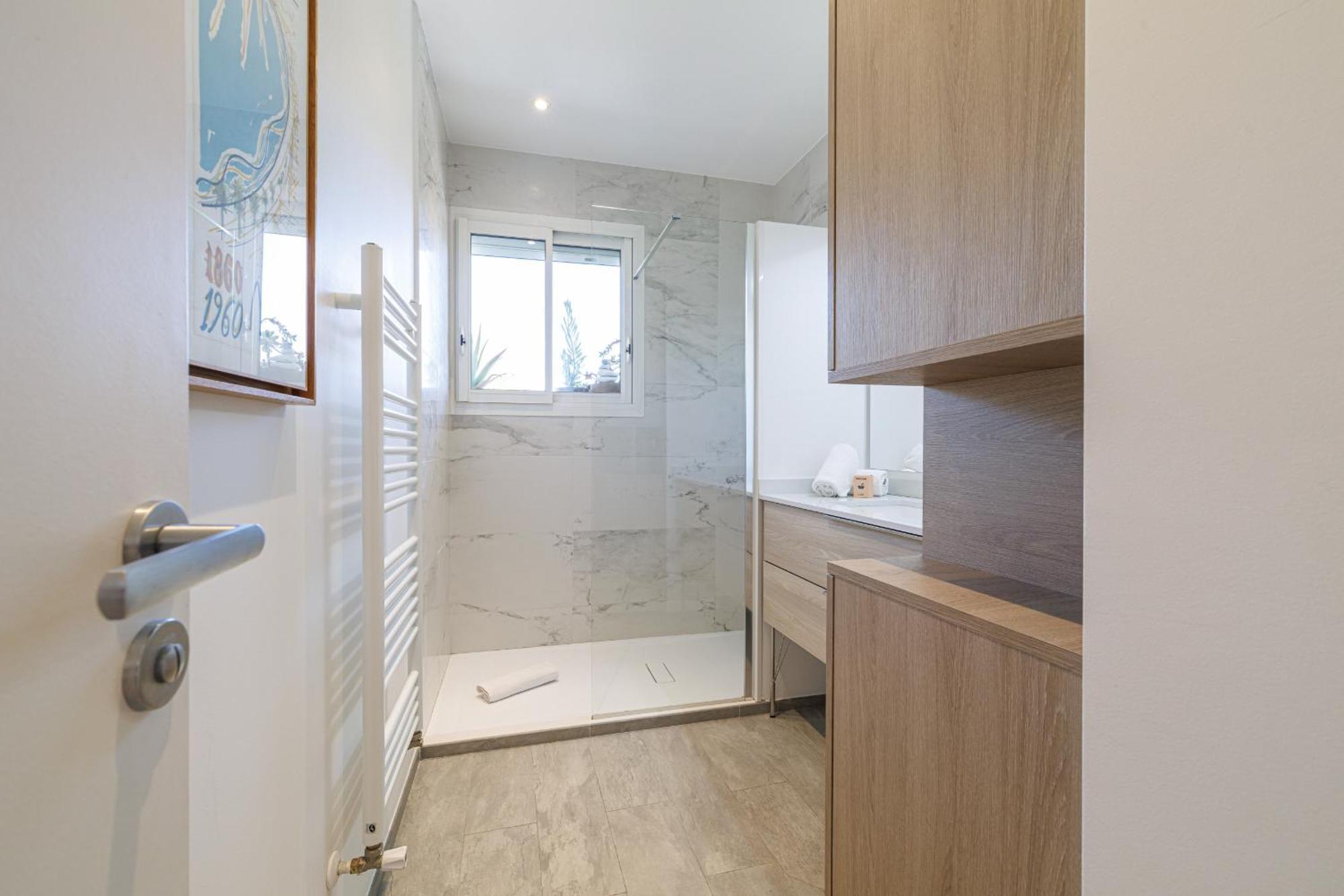 Quiet & Open View - 1 Bdr Large Terrace Apartment Nice