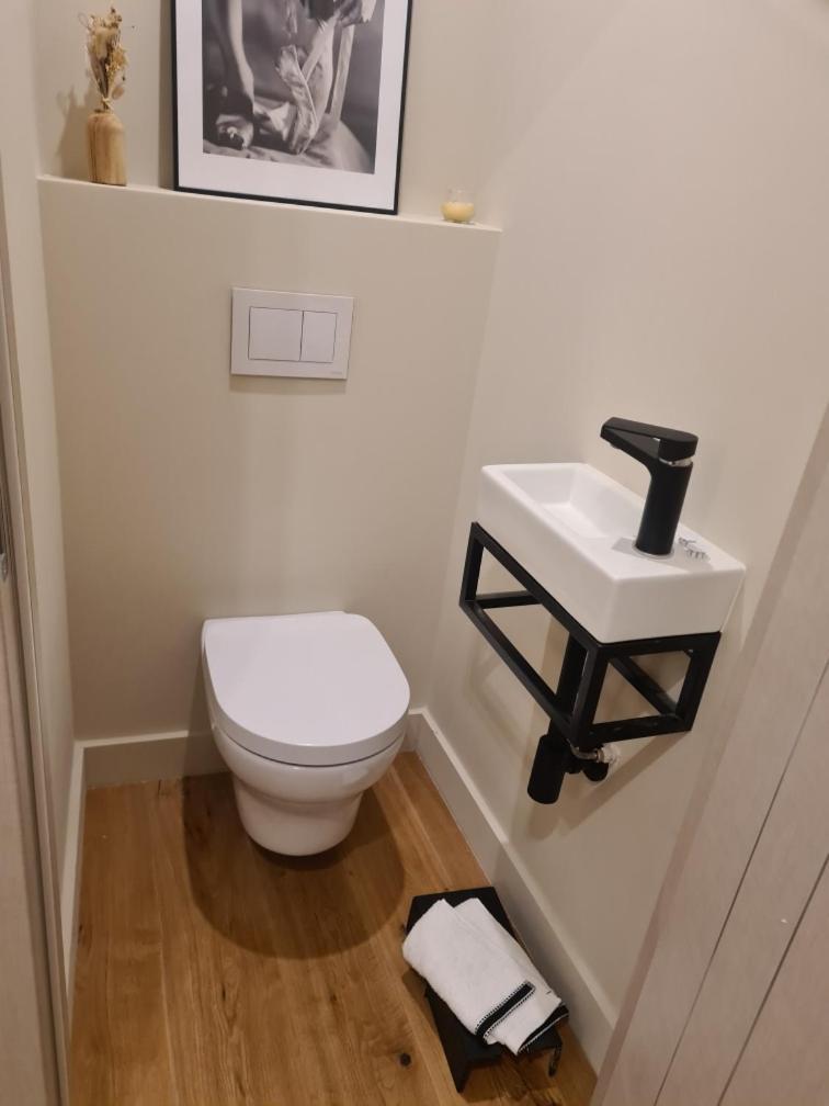 Mayerbeer - 2 Bedrooms With Balcony Apartment *