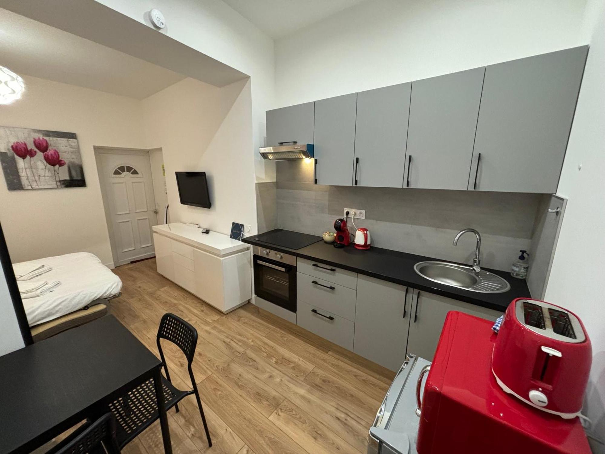 Au Coeur Du Vieux Nice, Superbe Refait A Neuf *