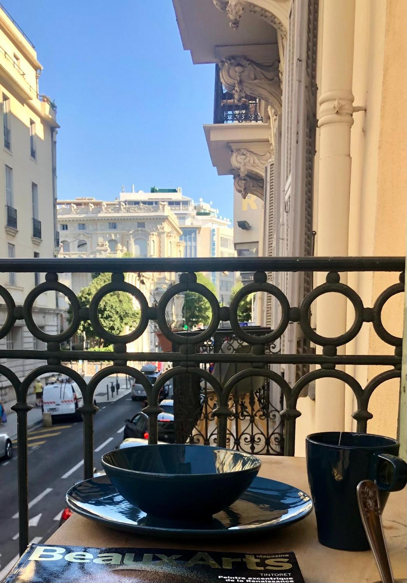 Mayerbeer - 2 Bedrooms With Balcony * Nice