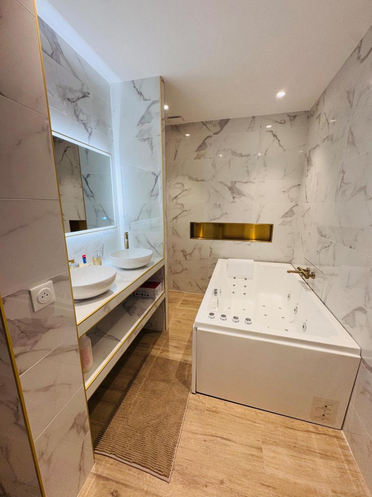 Apartment Le Palais Diane - Cosy, Moderne Et Climatise *