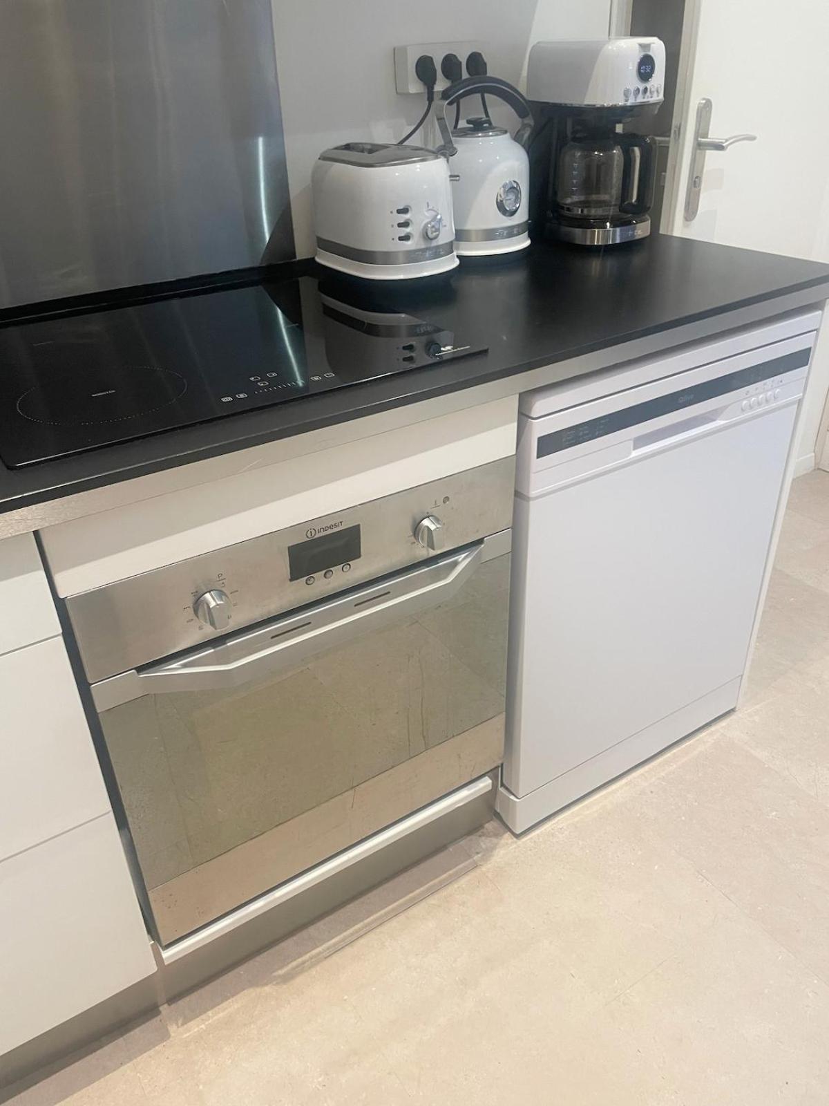 With Private Garden In Center Apartment