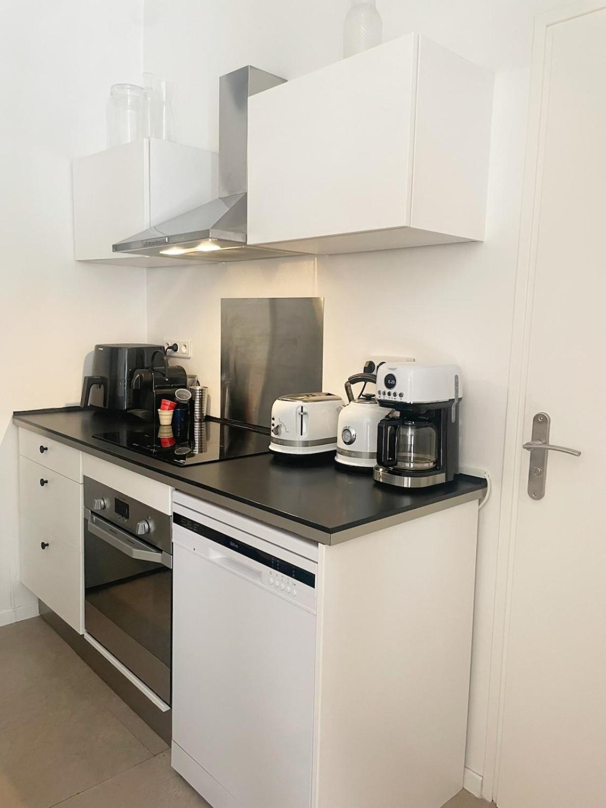 With Private Garden In Center Apartment