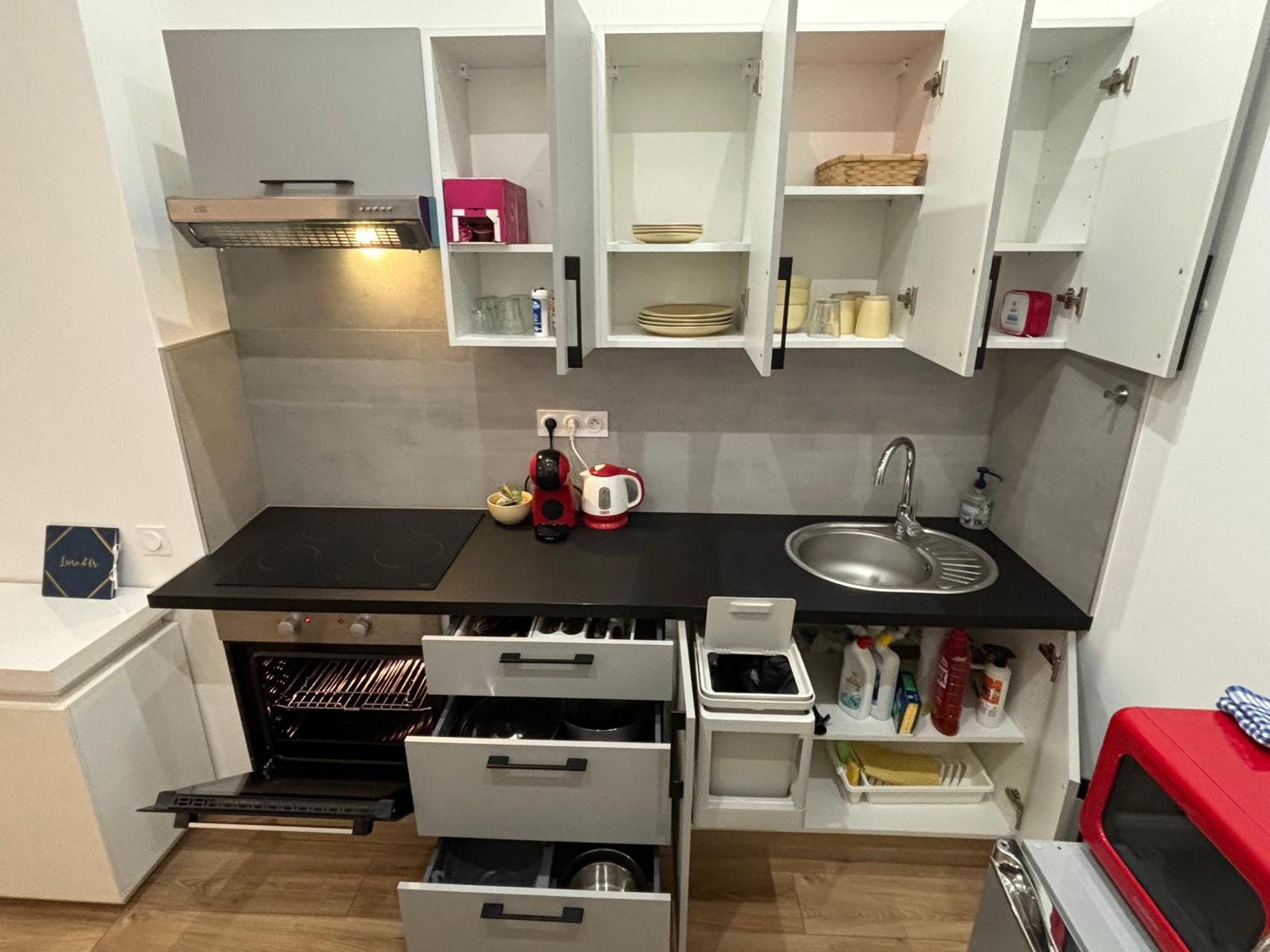 Au Coeur Du Vieux Nice, Superbe Refait A Neuf Apartment