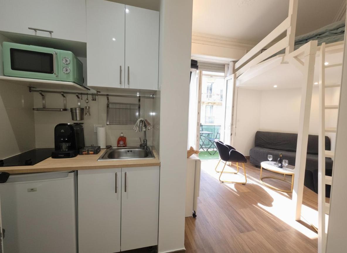 Cozy Studio, Balcony & Ac, Heart Of Apartment *