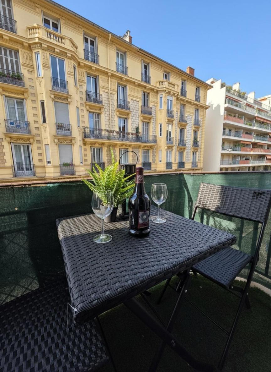 Cozy Studio, Balcony & Ac, Heart Of