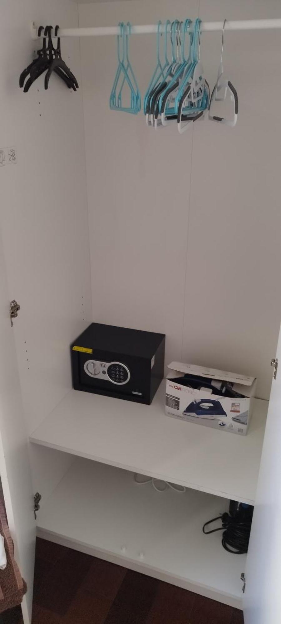 Studette A Cote De La Et La Promenade Nice