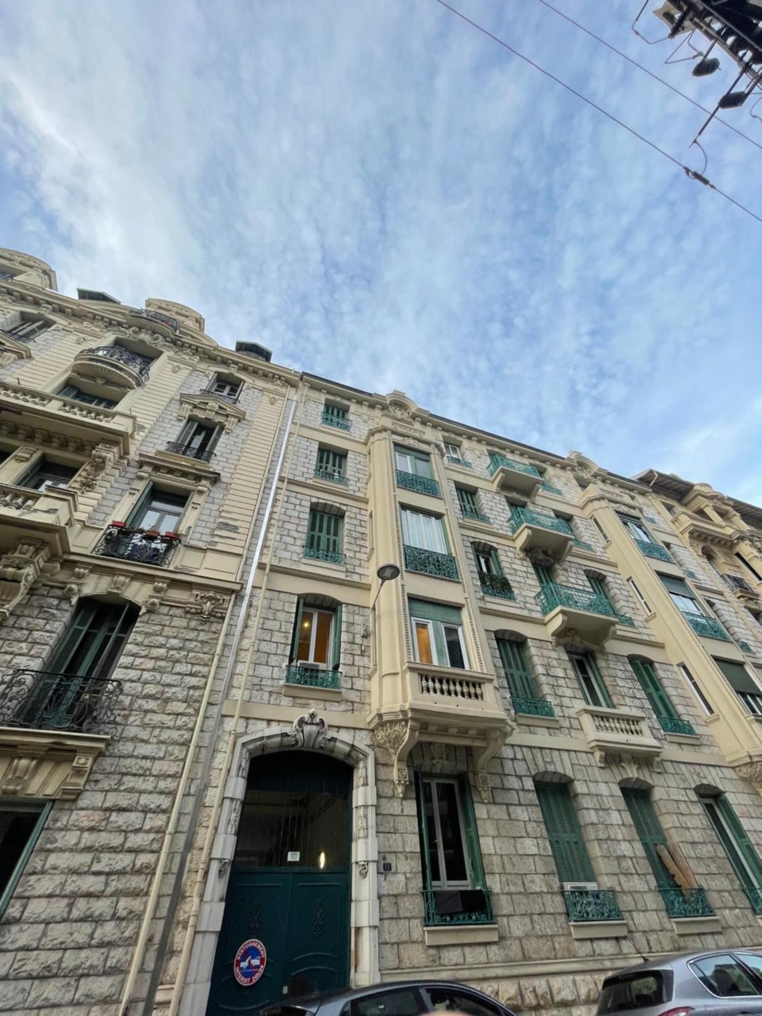 2 Pieces - Hyper Centre De * Nice