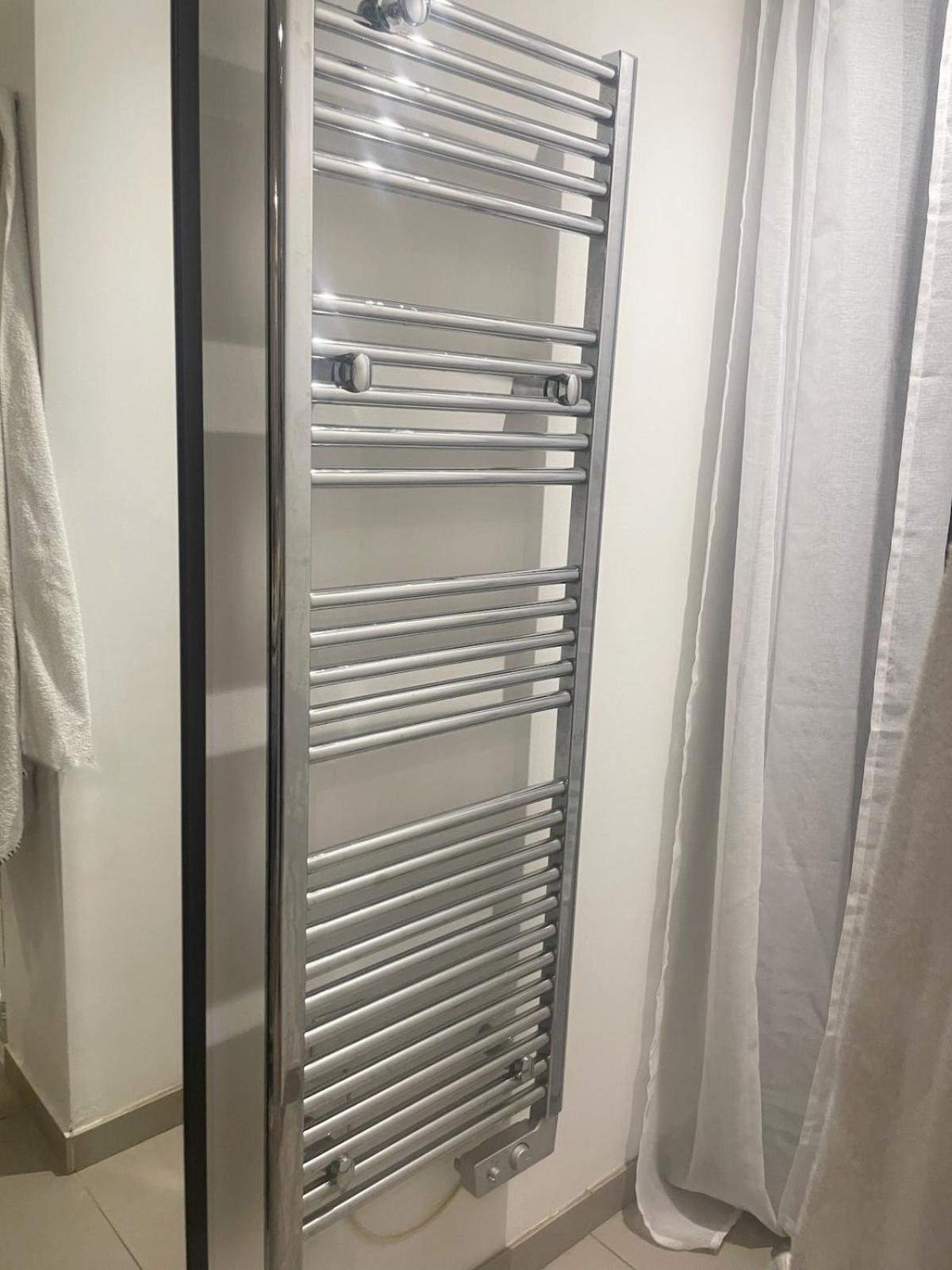 Apartment With Private Garden In Center Nice