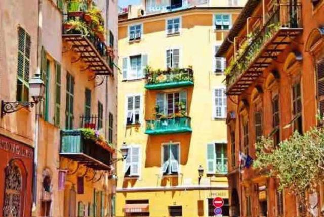 Au Coeur Du Vieux Nice, Superbe Refait A Neuf Apartment