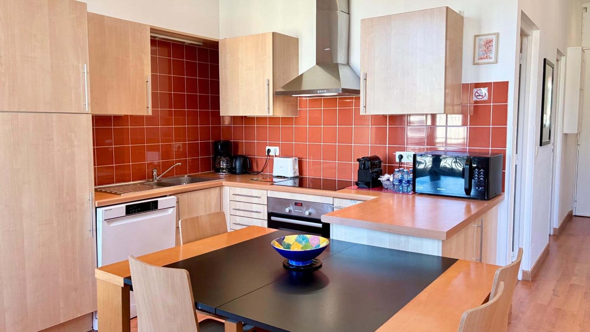 Apartment Riviera: Seaside Elegance On Promenade Des *