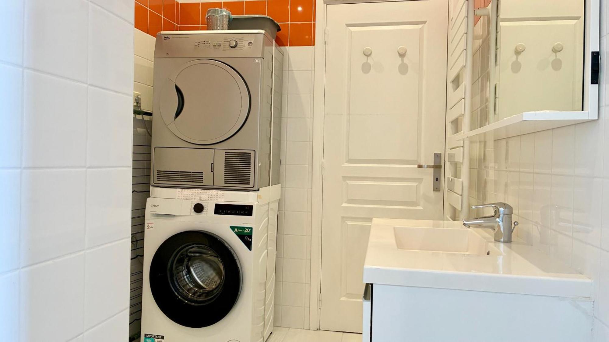 Riviera: Seaside Elegance On Promenade Des Apartment *