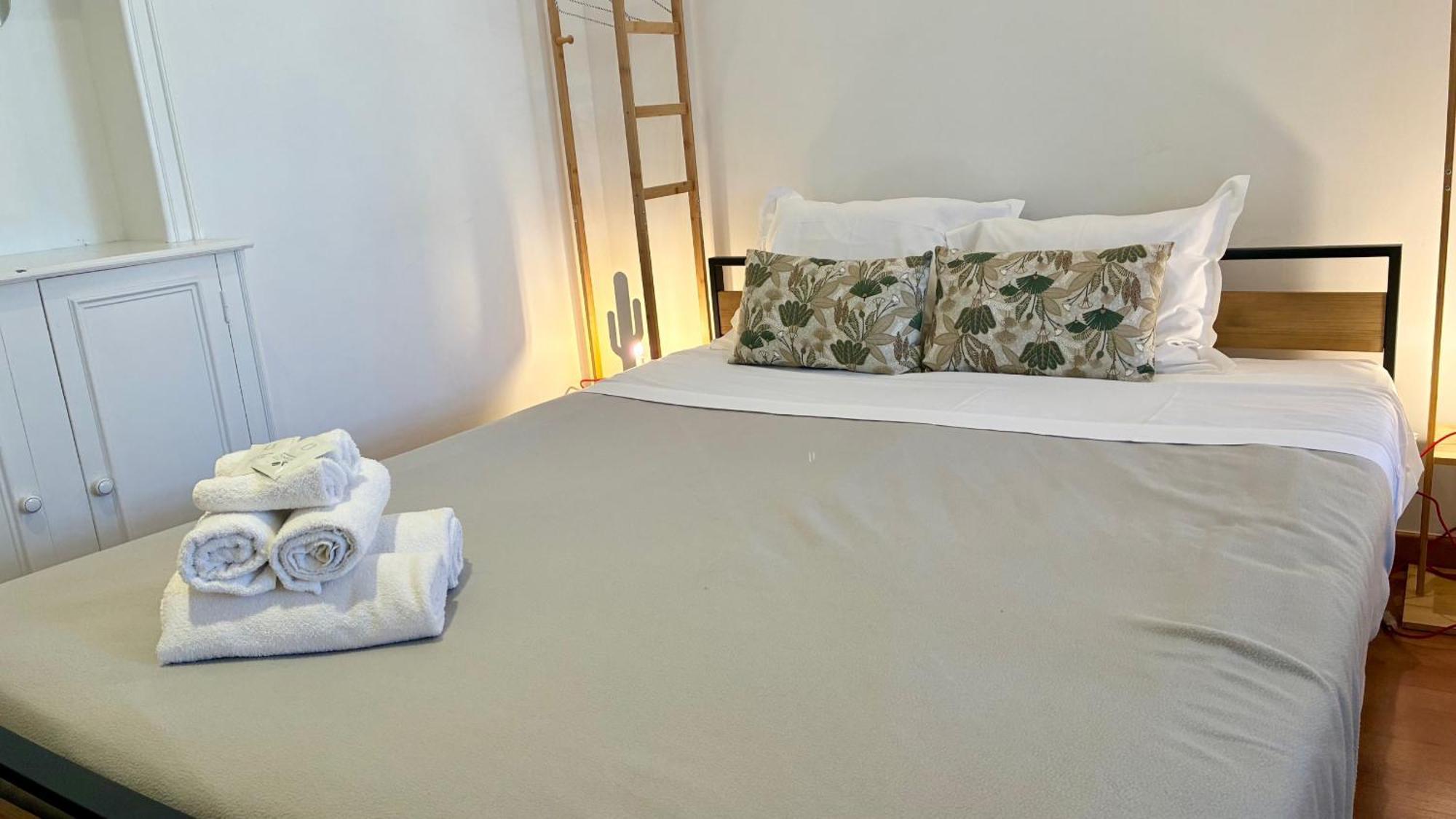 Riviera: Seaside Elegance On Promenade Des Apartment