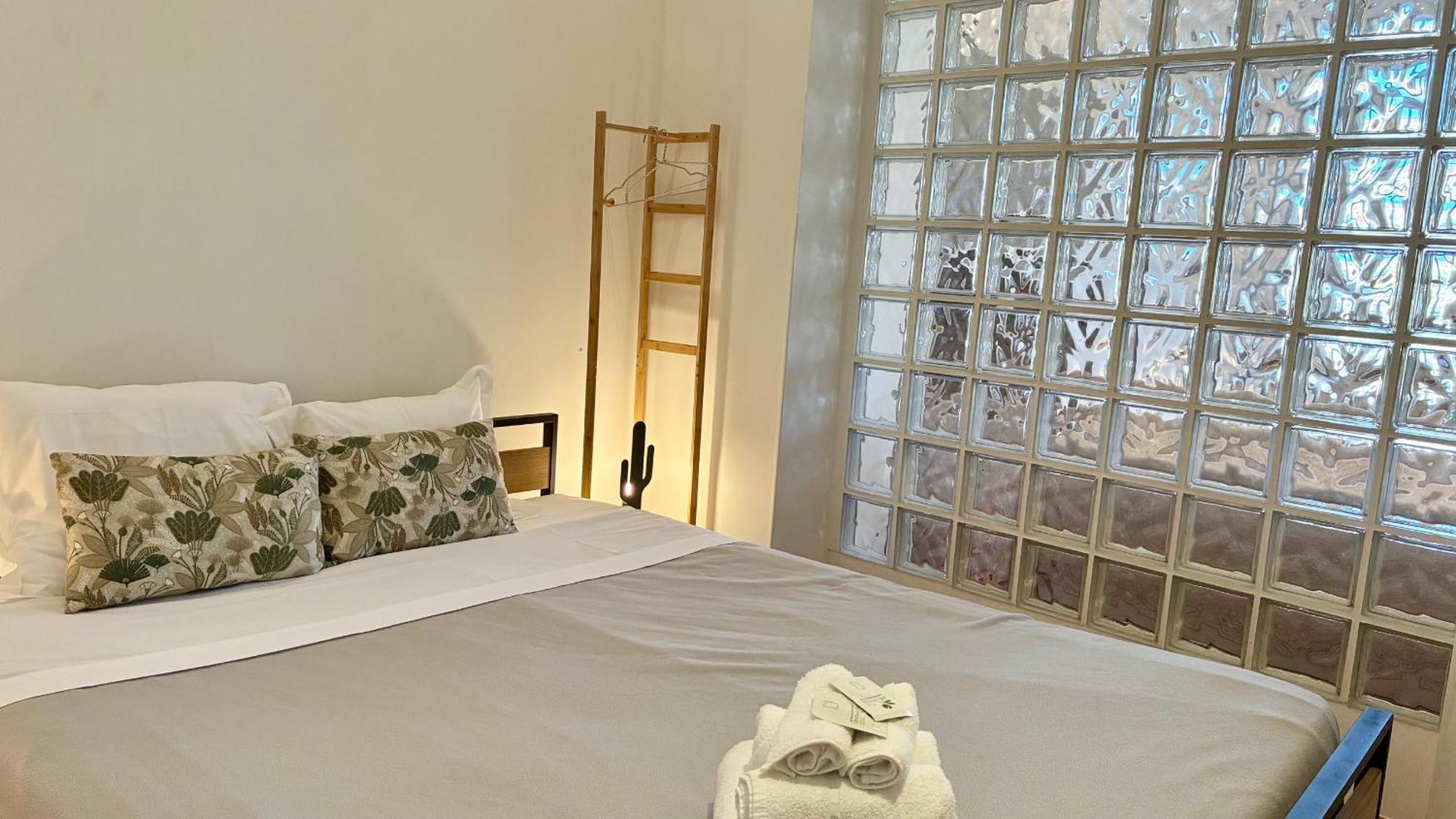 Riviera: Seaside Elegance On Promenade Des Apartment Nice