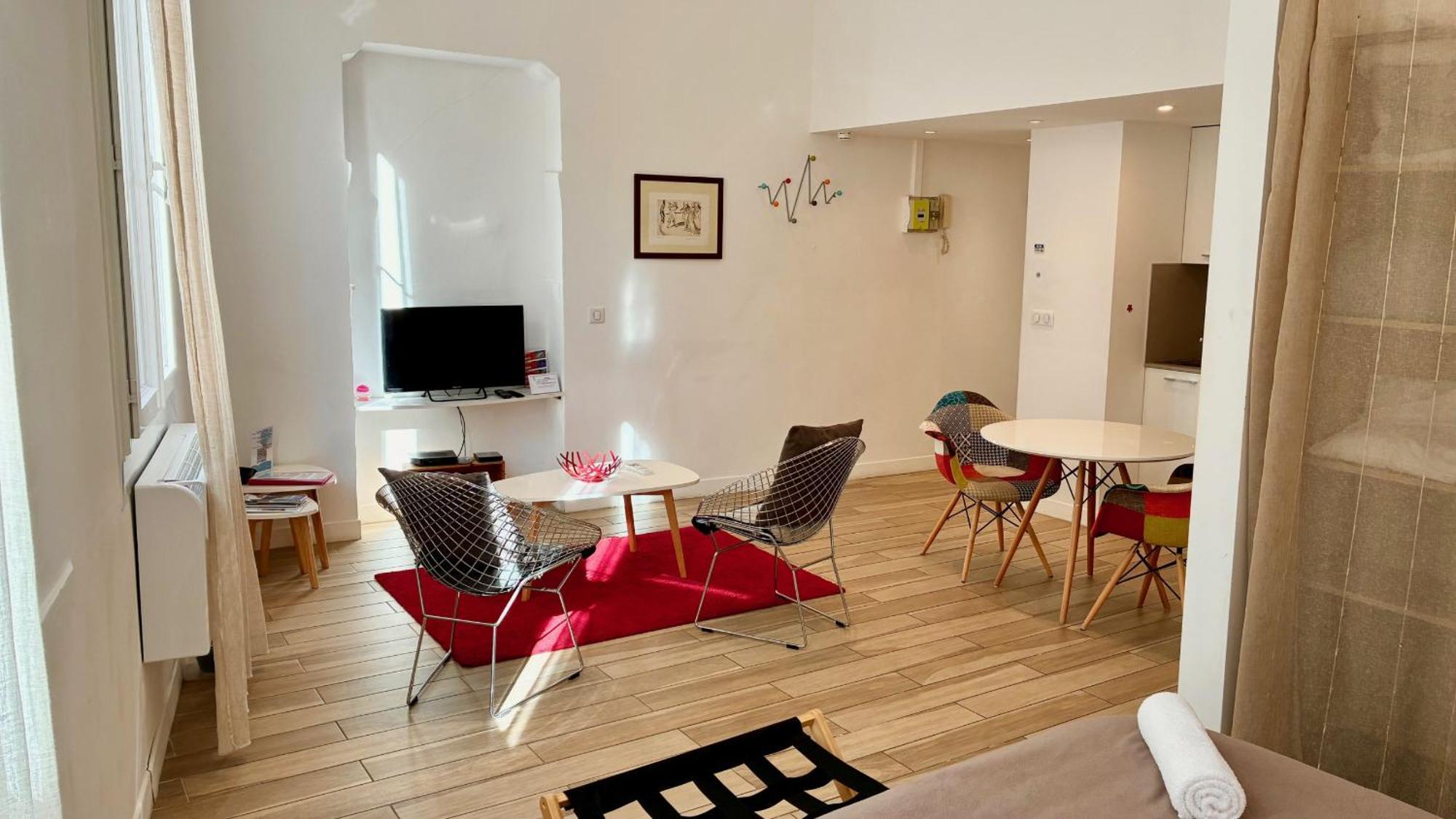 Riviera: Beachfront Old Town With Ac Apartment 3*