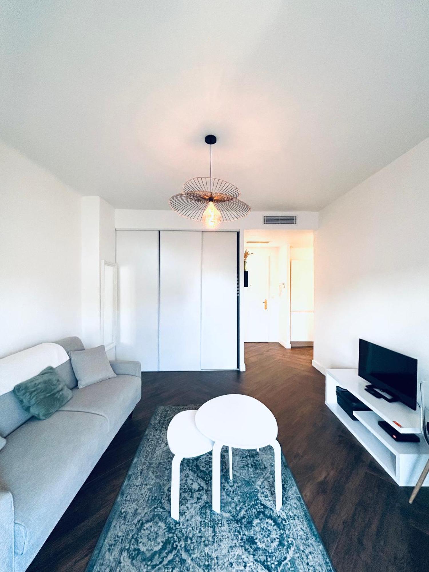 Apartment Happy Spacieux En Dernier Etage Avec Balcon A 5 Minutes A Pieds Du Vieux Et De La Quartier Dubouchage Nice