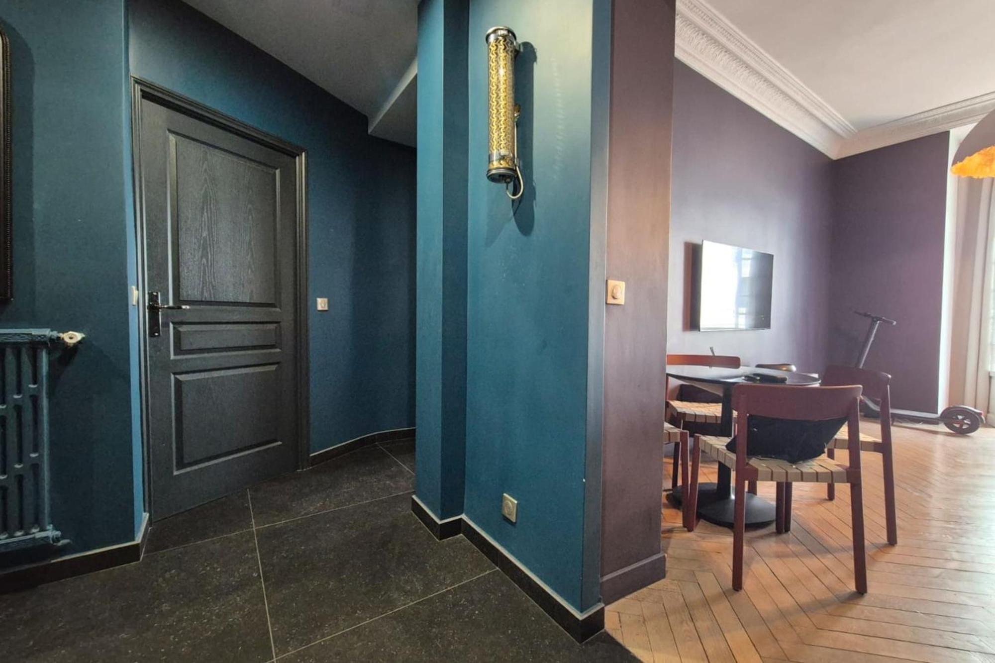 Close To The Behind The Famous Negresco ! Nice