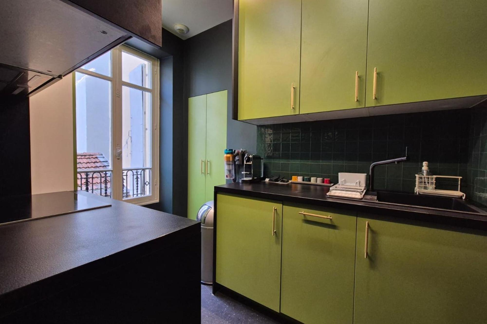 Close To The Behind The Famous Negresco ! Nice