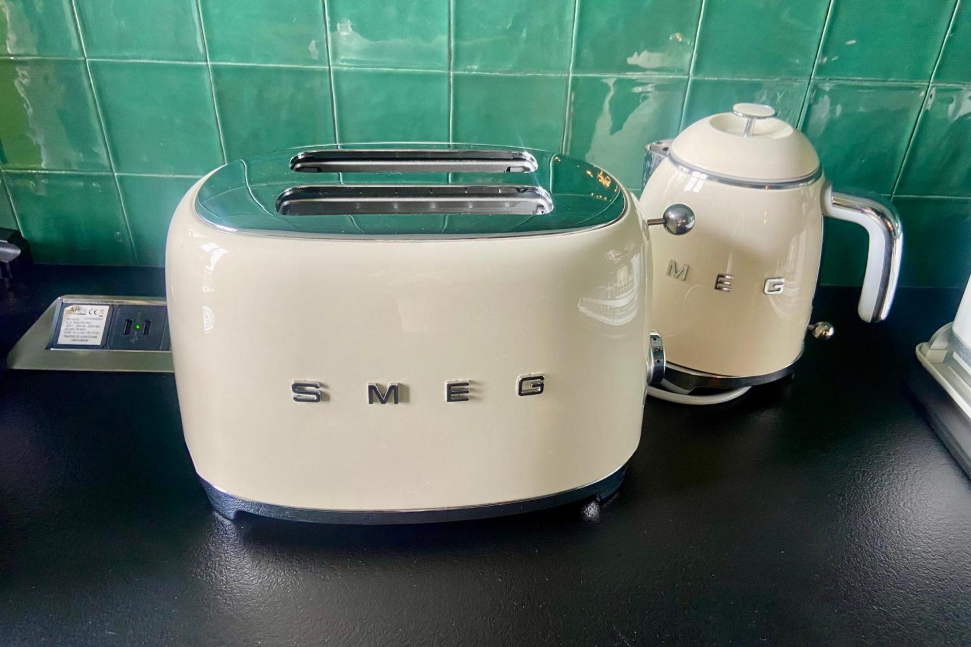 Close To The Behind The Famous Negresco !