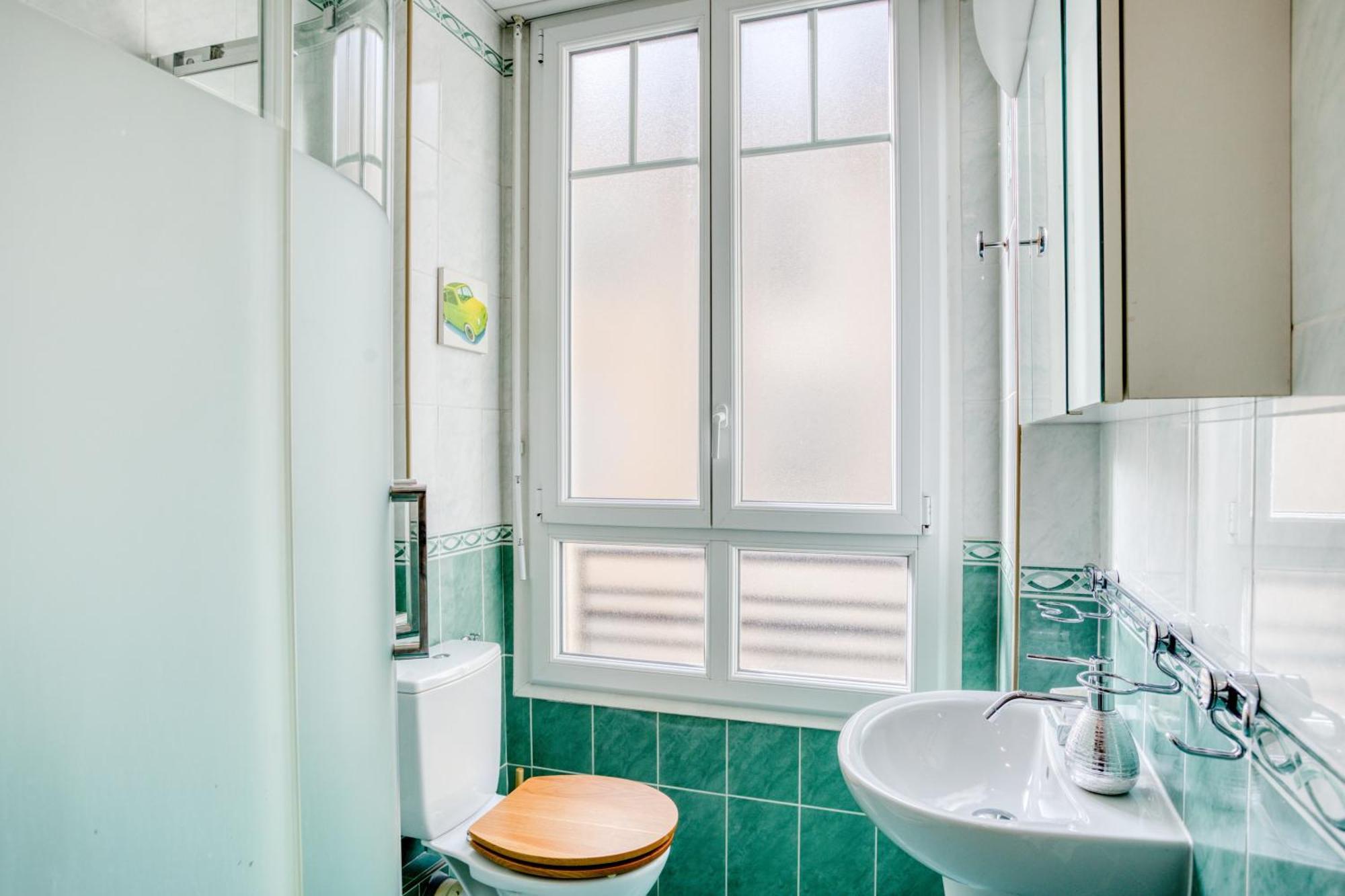 - Centre 10 Min De La *