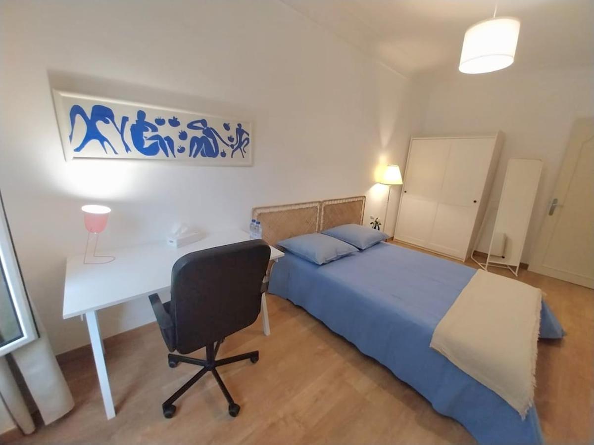 Spacious With Balcony - Center Apartment *