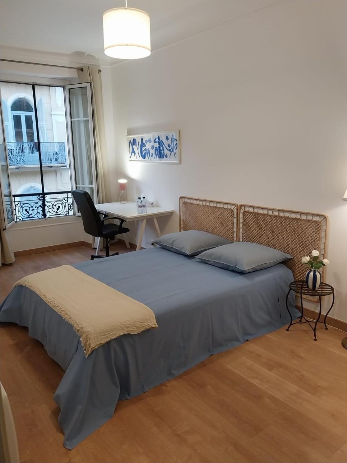 Spacious With Balcony - Center * Nice