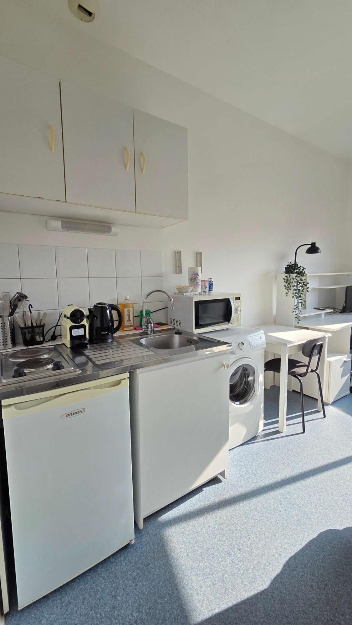 Lx144 Bright & Refined Wifi Mobility Lease