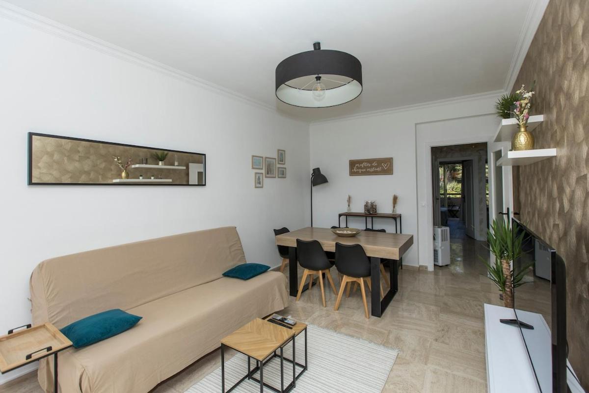 Breathtaking Panoramic View Of ! Apartment *